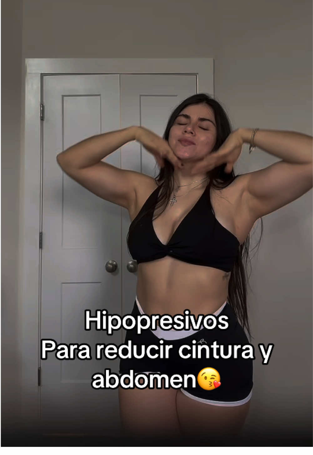 Hipopresivos express  4 series 12 rep y contener la respiracion 15 segundos.  Mejoran la función cardiorrespiratoria Reducen el perímetro abdominal Mejoran la condición física Protegen la zona lumbar y mejoran los dolores de espalda #gymtips #lanbena #hipopresivos #waist #abdomen #miafitness🦋   