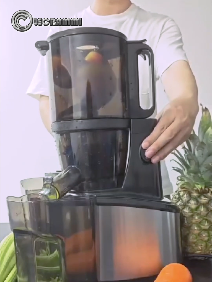 consulte por el Modelo EXTRACTOR  VITAL PRESS  ¡Descubre la esencia de lo natural! 🍊✨ Con el extractor Vital Press de Olecrammi, disfruta de jugos frescos y nutritivos gracias a su tecnología de prensado en frío. Mantén todas las vitaminas y minerales de tus frutas y verduras en cada gota. Ideal para un estilo de vida saludable y lleno de energía. ¡Exprime lo mejor de la naturaleza! 🥤💚 #Olecrammi #PrensadoEnFrío #vidasaludable 