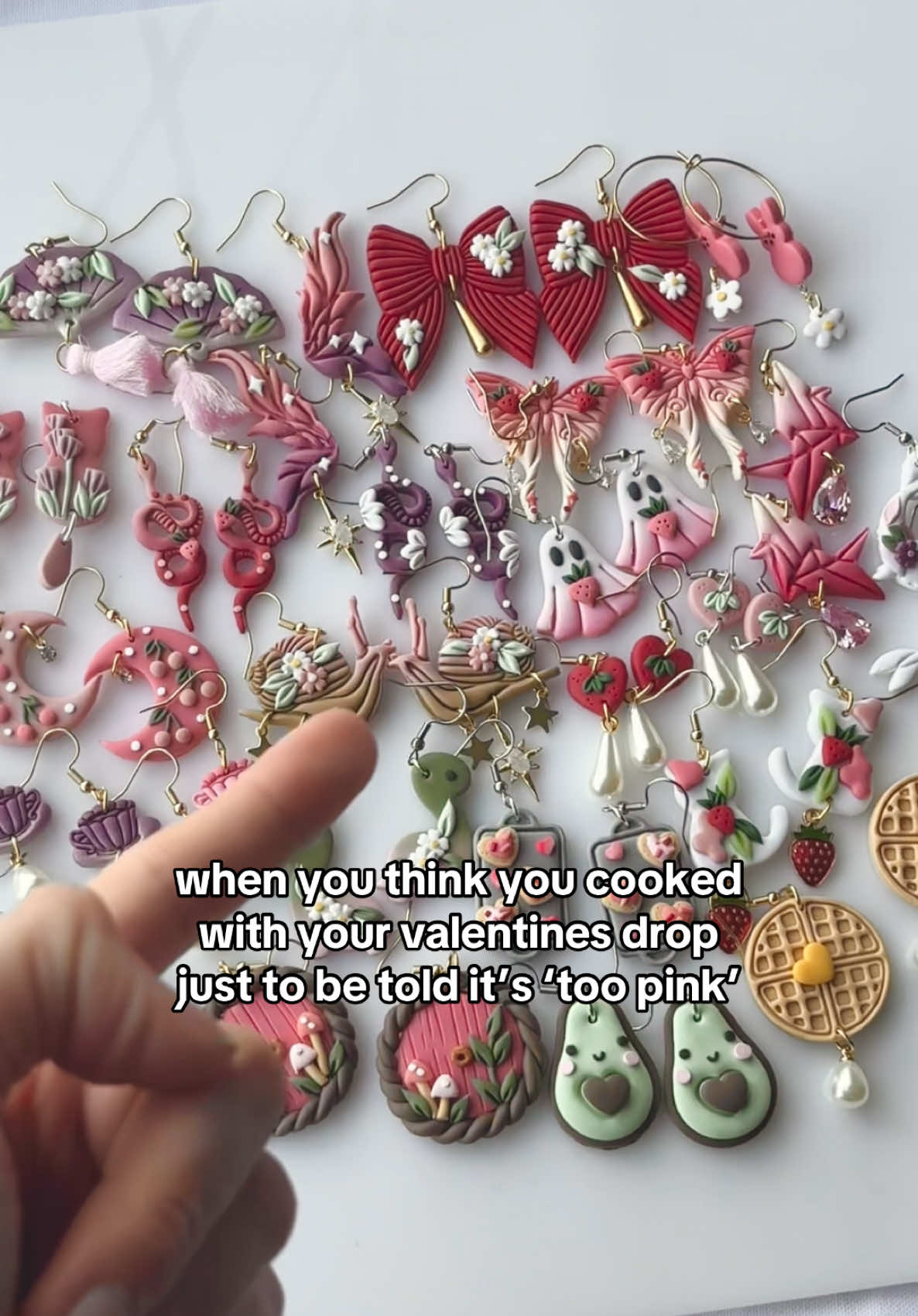 spent an overly generous amount of time today handcrafting earrings shaped like fairy wings and valentines day cookie trays theres no way i think it’s too pink😫🥹 if u are down with any of this very pink very cute stuff it’ll be here THIS saturday 02/01 at 1PM pst 4pm est (will i see u there ?!!)🥺💕❤️ ##ValentinesDay##shopsmall##pink##Love##romance##strawberries##lovestory##crafts##DIY##handmade##handmadejewelry###accessoriesjewelrybusiness ##roses##floral##flowers##kawaii##cottage##girlypop##romantic##romance###giftideas##cottagecore##bows##pinterest##aesthetic#couples #single 