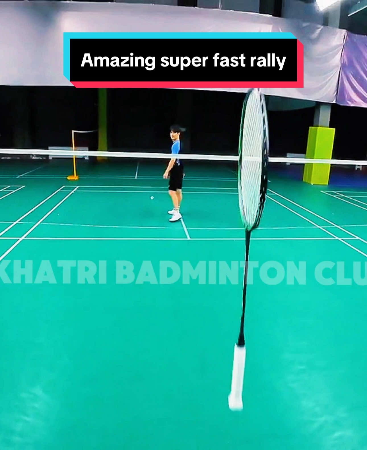 Unbelievable super fast rally, dont miss the end smash #viral_video #fyp #shorts #reels #for #badminton  