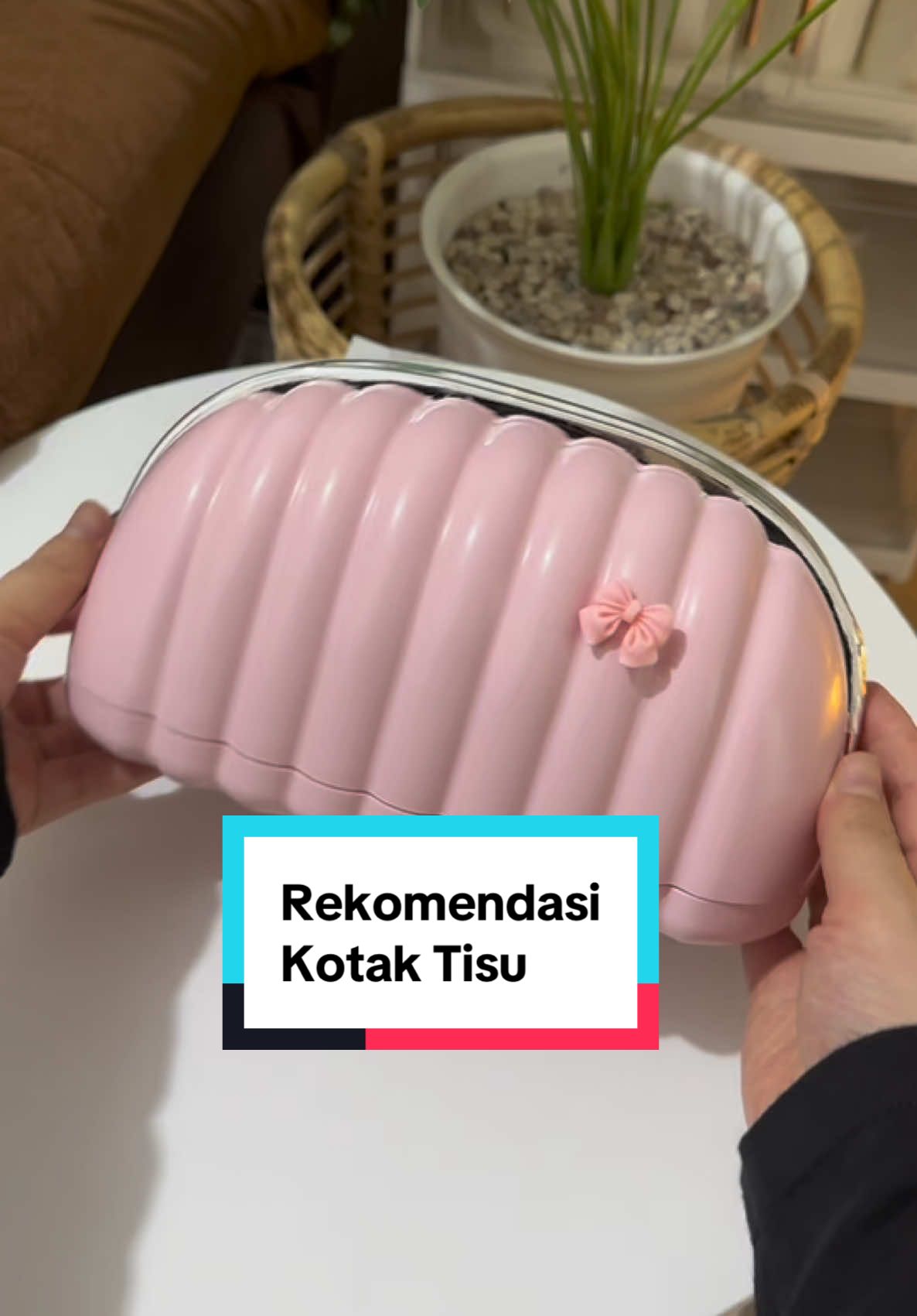 Kotak tisu cantik dari angola, ada berbagai macam warna, yuk di cekout dikeranjang kuning #kotaktisu #kotaktisuaesthetic #kotaktisuangola #fyp 