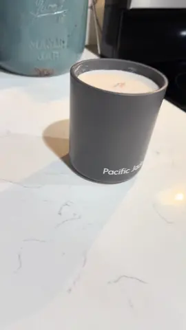 I love the matte finish! #soycandles #soycandle #pacificjadecandles #candles #tiktopshopfinds #TikTokShopCreatorPicks 