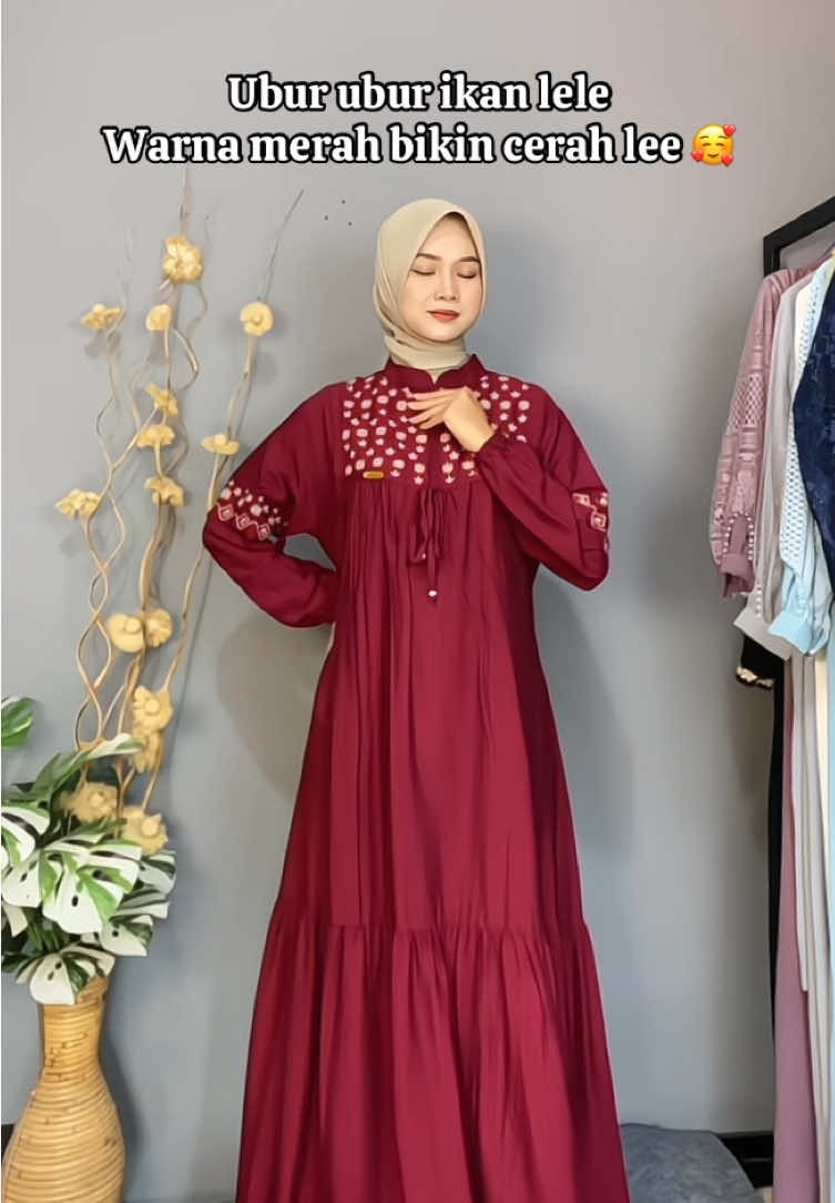 Maroon bikin cerah lee 😍 #gamisbordir #gamispololinen #gamisbordirmewah #wibgajian #fyp 