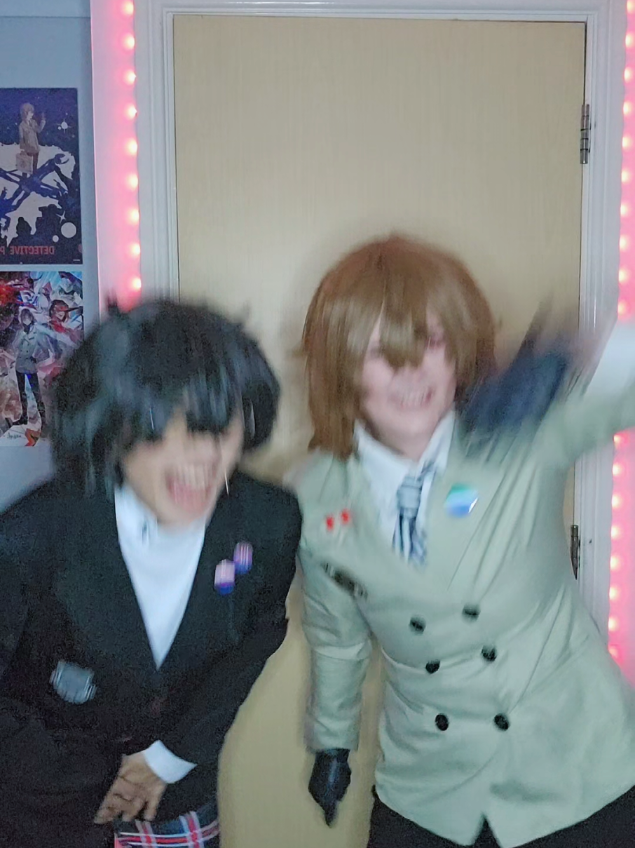 This is basically Shuake right #persona #persona5 #persona5cosplay #persona5royal #p5r #goroakechi #renamamiya #akirakurusu #jokerpersona5 #shuake @alexia • aoi asahina fan 