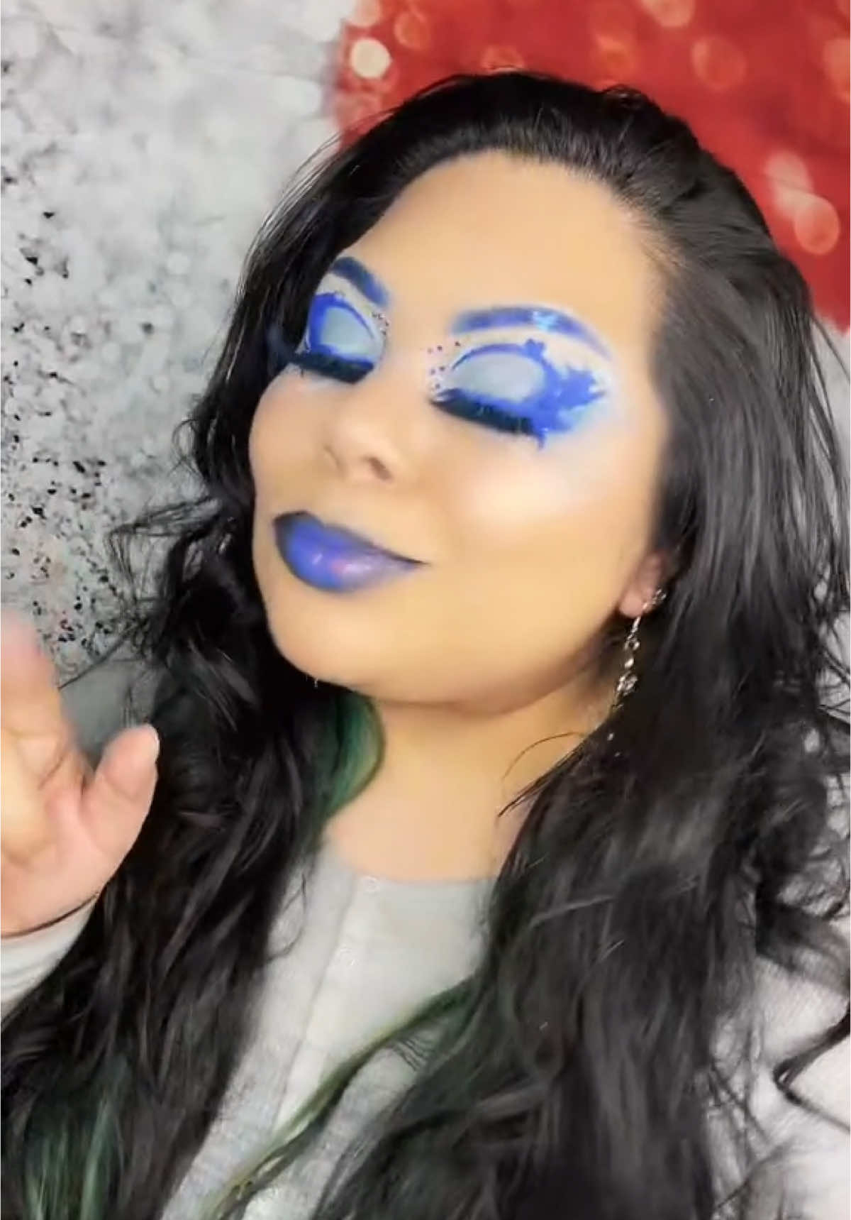 Salvadoreños have the best cuss words 🤭🤭🤭🤭🤭🤭 #salvadoreños #makeuplooksforyou #bluechromaticmakeup #allbluemakeup #bluebrows #bluelipstick #bluebloodpalette 