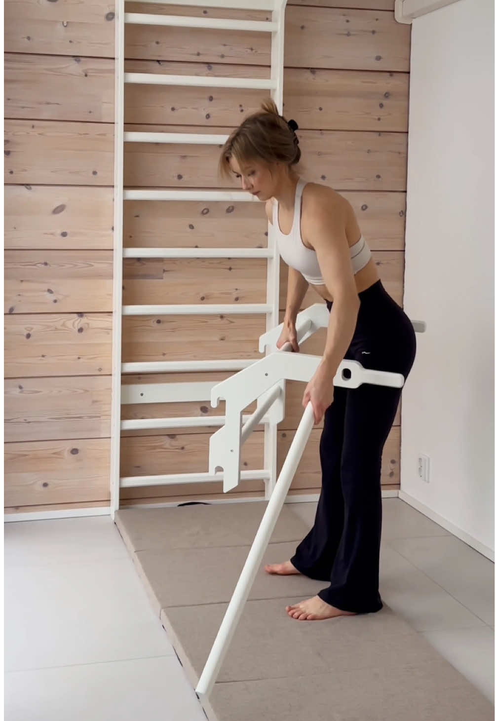 Perfect Home Gym Setup🤍 Nala Bars Combo includes the detachable Pull-up / Dip Extension, offering more variety for your workouts!  The quality of our products is truly in a class of its own and they can easily withstand weights up to 120kg | 265 lbs 💪🏻 Get yours at https://nalamoves.shop 💕 Link in the profile! #homegym #homeworkout #Fitness #strengthtraining #fitnessmotivation #workoutmotivation #healthylifestyle #homedecor #coreworkout #fitnessjourney 