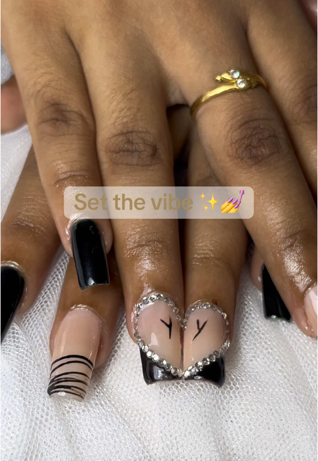 Love starts with YOU 💕 #SelfLoveTime Book on 📲54767688 🚗📍Home Service arount the island 📍Salon at Debarcadere, Pointe aux sables. #mauritius🇲🇺 #ilemaurice #onglesilemaurice #nailartistmauritius #mobilenailservice #homeservicemauritius #fyp #foryoupage #viralontiktok #homespa #pedicure #homepedicure #pointesauxsables #mauritiusnailtech🇲🇺 #valentinenails2025 #viralmauritius 