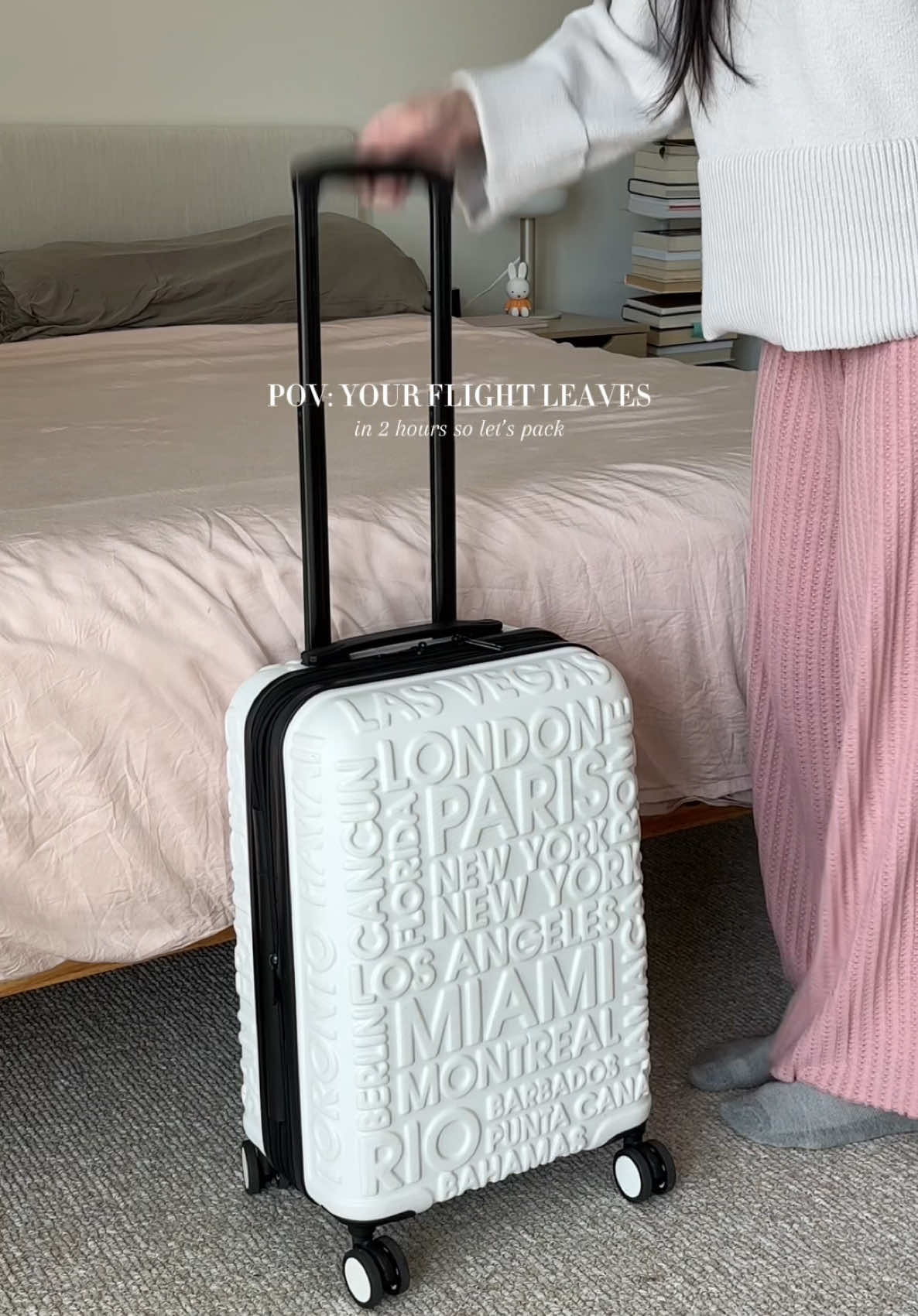 pack with me 🧳 ~ visiting the fam for lunar new year 🧧✈️ #packing #packwithme #travel #luggage #packingasmr #Lifestyle #asmrsounds #satisfying #runninglate #lastminute #lastminutepacker #packingcubes #carryon #flight #aesthetic 