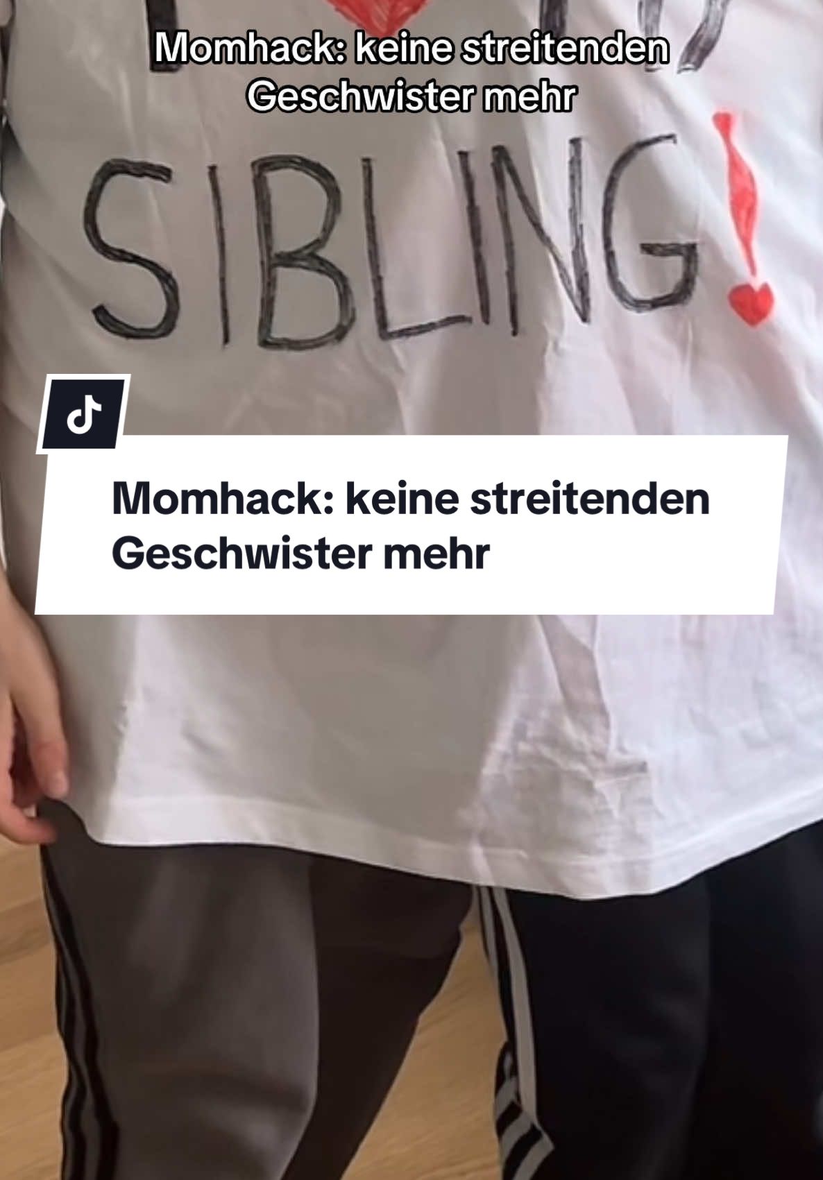 und wenn sie dann nicht aufhören müssen sie es draußen tragen 🤝🏻 #mom #momlife #momhack #momhumor #siblingcheck #siblinglove #geschwister #bro #bros #boymom #momcomedy #LifeHack #fyp 