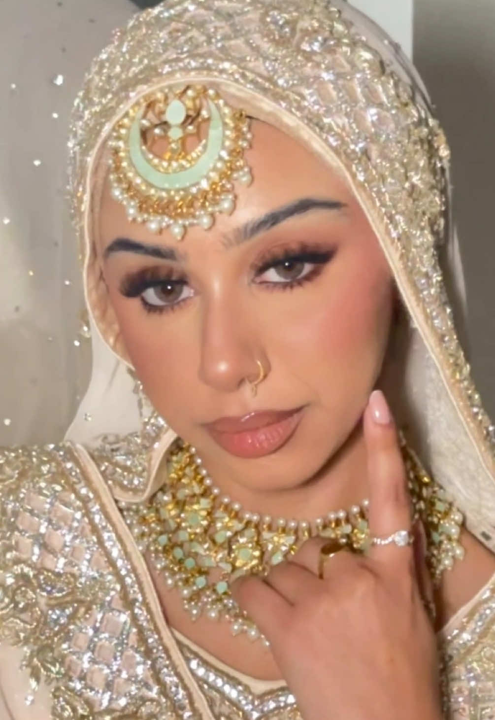 And if you are going to keep it on, you need a hijab stylist!! #transformation 