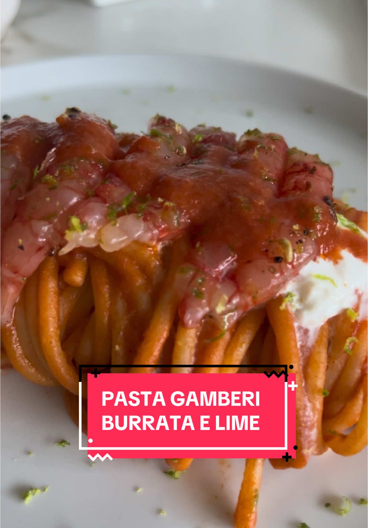 PASTA AL POMODORO CON GAMBERI ROSSI E BURRATA  . Idea per San Valentino . Questi spaghetti sono il primo piatto perfetto per la cena di San Valentino e per tutte le volte che vuoi stupire i tuoi ospiti con un piatto da vero chef. . Facile da fare e, ti assicuro, veramente gustosa perchè alla base il condimento è una specie di bisque fatta con teste e carapaci dei gamberi rossi e la Polpa Fine di Datterini Biologici della linea Il Fino Bio di Petti, un pomodoro dal sapore dolce e intenso perfetto con i crostacei e per tutti i sughi per pasta fresca e per ricette fresche e rapide  . INGREDIENTI PER 2 PERSONE . 160 g di spaghetti 200 g di gamberi rossi  350 g di Polpa Fine di Datterini Biologici della linea Il Fino Bio di Petti  1 spicchio di aglio  1 burrata qualche foglia di basilico olio extra vergine di oliva  sale pepe 1 lime  . Pulisci i gamberi, condiscili con scorza di lime, olio, sale e pepe e lascia marinare. Metti testa e carapace in una pentola con uno spicchio di aglio e olio, e fai tostare a fiamma viva per qualche minuto. Aggiungi la Polpa Fine di Datterini Biologici e un goccio di acqua, fai cuocere per 10 minuti, regola di sale. Metti a cuocere la pasta in acqua bollente salata. Frulla tutto e poi passa al setaccio per eliminare i residui dei gusci, ecco pronta la bisque. Scola la pasta e amalgama con il sugo aggiungendo il basilico fresco a pezzetti, metti nel piatto e aggiungi la burrata ben tagliata, i gamberi marinati e completa con altra scorza di lime e pepe. . La farai per San Valentino? . #sanvalentino #ricetta #pasta #spaghetti #pomodoro #sugo #gamberi #burrata #primopiatto #food #italianfood #italianpasta #crostacei #Recipe #italianrecipe 