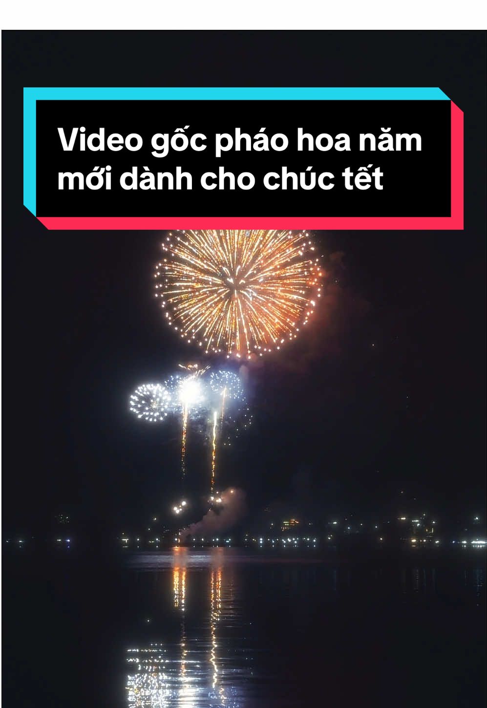 Video gốc pháo hoa năm mới kèm tiếng pháo đăng chúc tết 2025 #phufilmsmaster #videogoc #introvideo #phaohoa #firework #fireworks #tet2025 #tet2025♥ #tết #2025 #chuctet #shotoniphone #tipquaychup #quay #hocquayvideo 