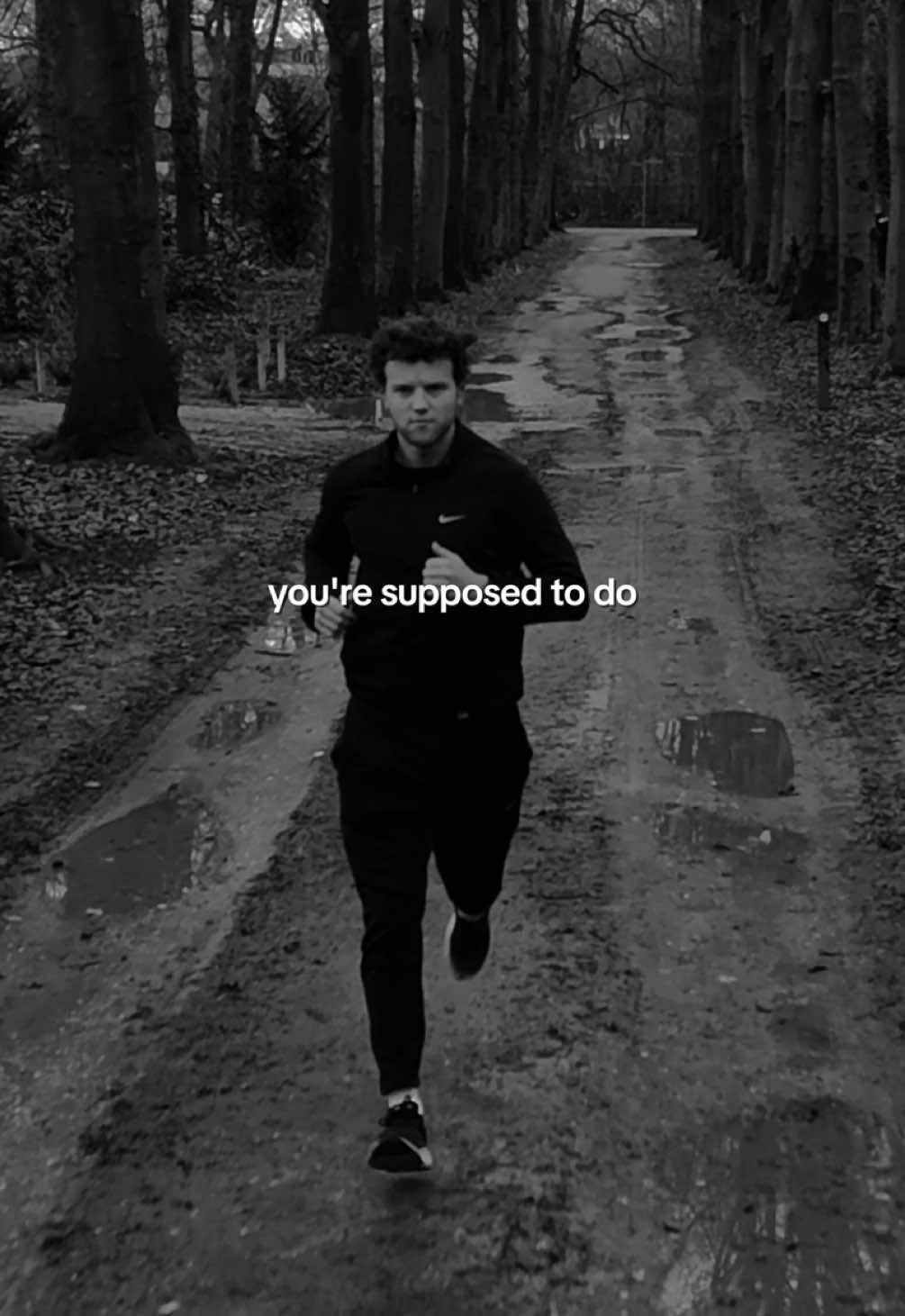 Discipline > Motivation. 🗿 Full outfit: @Nike  #stayconsistent #stayconsistentermotivation #runningmotivation #hardlopen #motivationalquotes