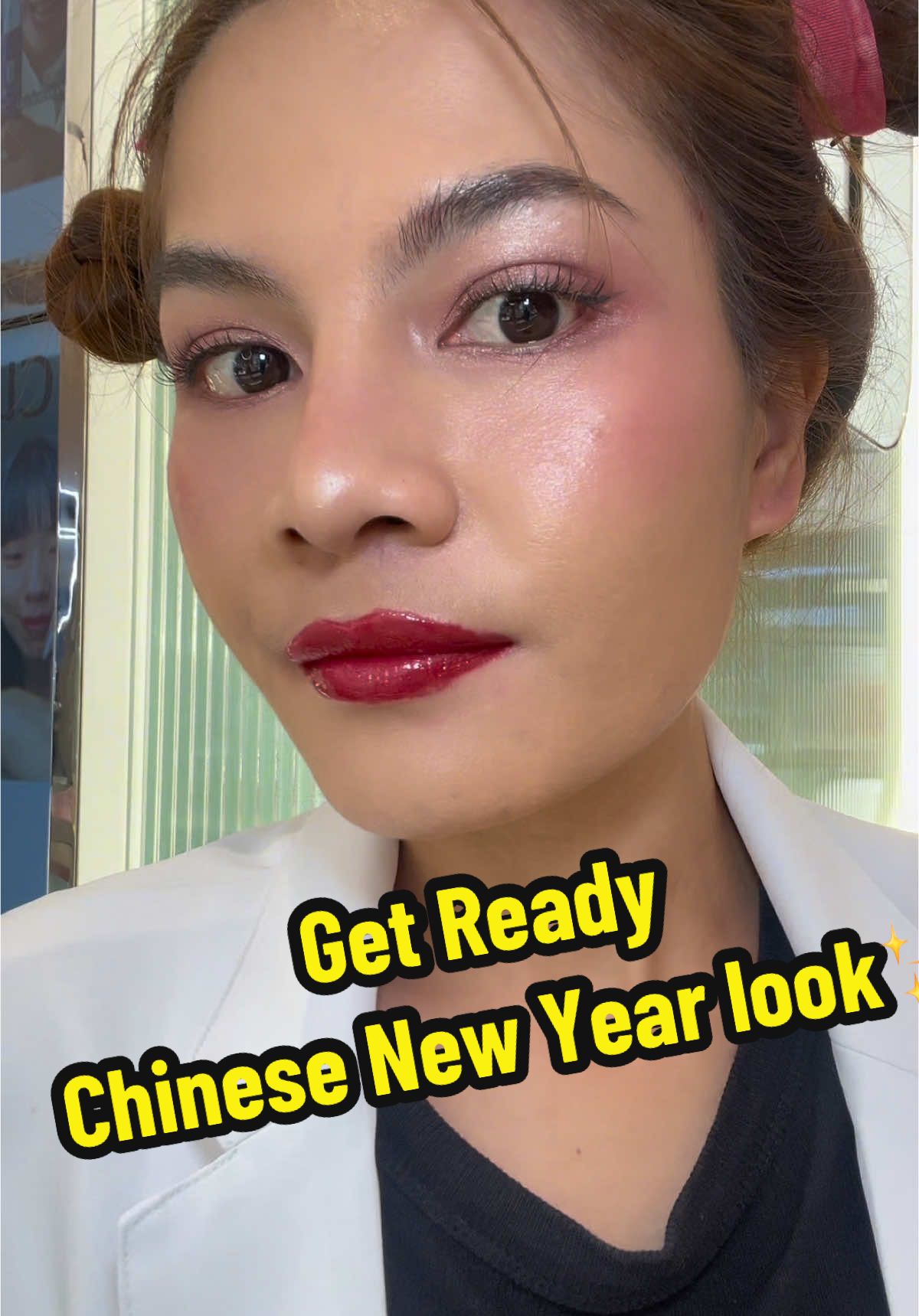 Get Ready Chinese New Year กันค่ะทุกคน “สุขสมหวังร่ํารวยเงินทองนะคะ” 💕🧧✨ #ร่ําiquecheekpop #cliniquelongwearlipstick #cliniquelipoil #cliniqueeyeshadow #blackhoney #Cliniqueparamee #CliniqueConsultant #Cliniquethailand #Clinique #รีวิวบิวตี้ #TikTokบิวตี้ #ป้ายยา #TikTokป้ายยา #beauty #สอนแต่งหน้า #เมคอัพเปลี่ยนลุค #makeup #makeuptutorial #Cliniquemakeup #tiktoklooks #รีวิวclinique 