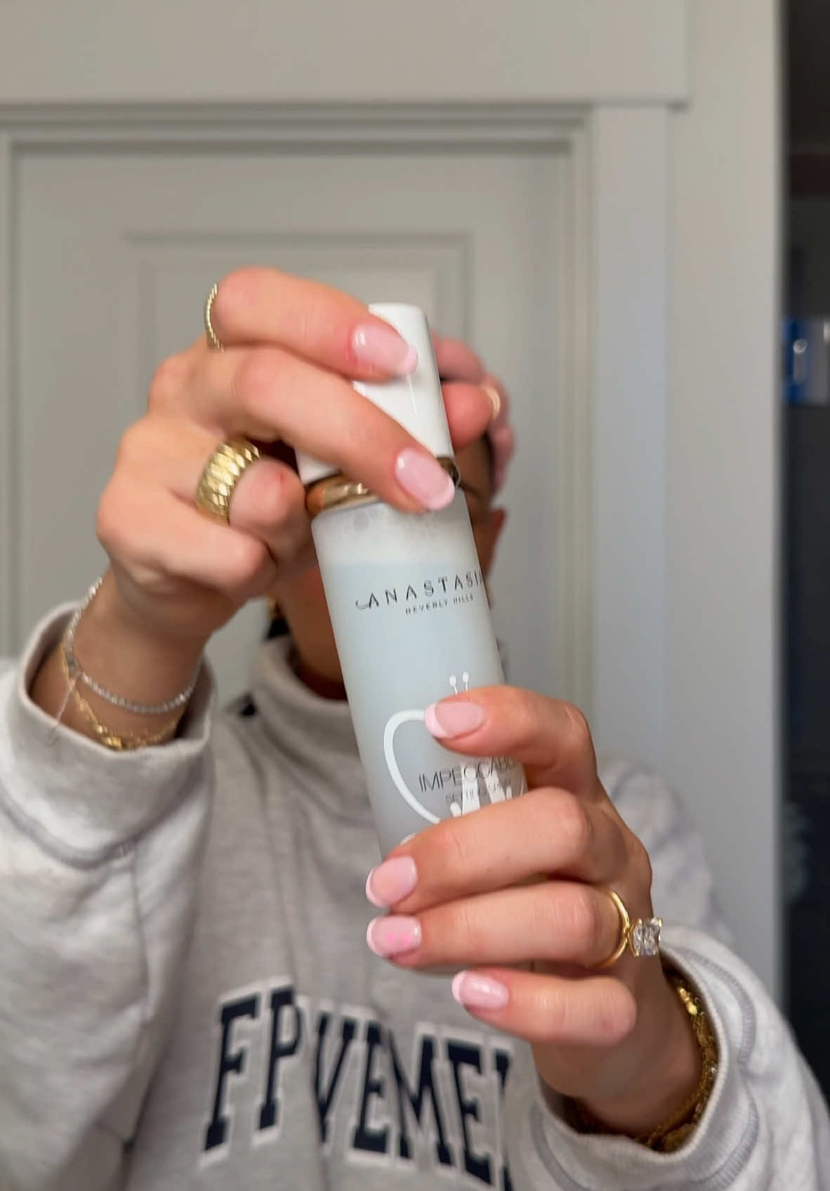 HAPPY TUESDAY💕🌸💅🏼💌 little catch up🤍 #grwm #Vlog #grwmvlog #MakeupRoutine #makeupfavs #morning #morningvlog #viral #foundation #makeupgrwm #weddingplanning #bachelorette 