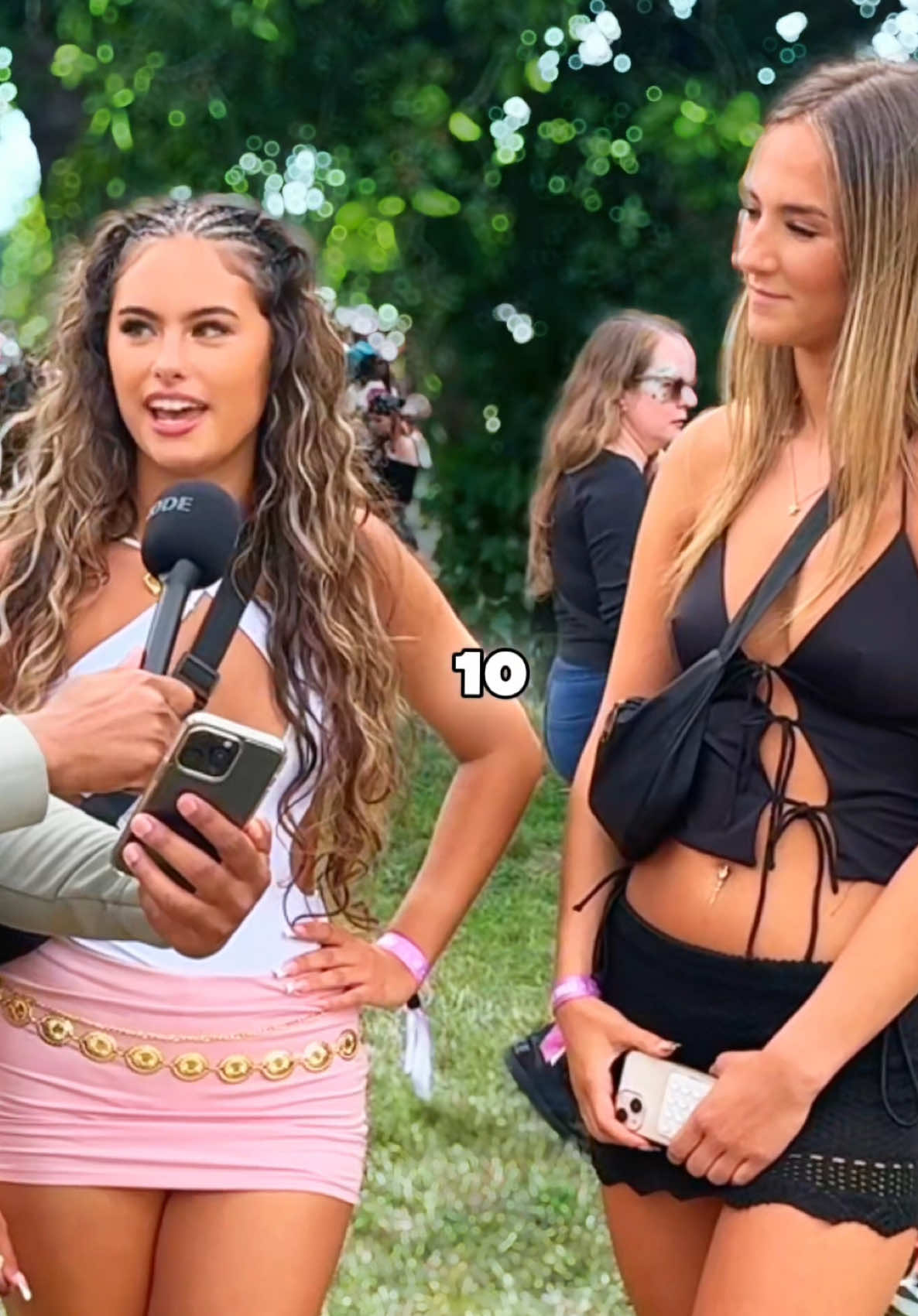 She’s A 10 But She Has Red Flags   #streetinterview #ick #redflags #public #publicinterview 