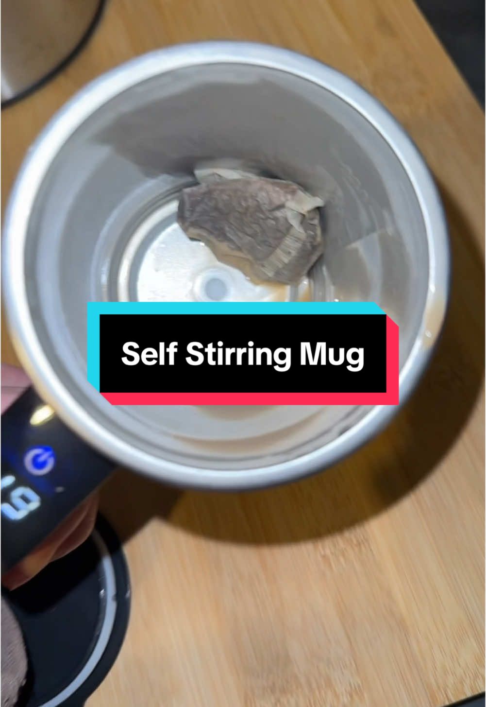 Doesn’t split the tea bag. #drinks #selfstirringmug #cup #tiktokmademebuyit 