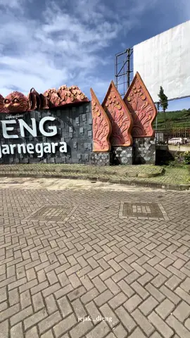 Siapa yang ke dieng wajib foto disini😋 📍Dieng Banjarnegara info penginapan dan jeep dieng bisa klik link dibio #jejakdieng #wisatadieng #dieng 