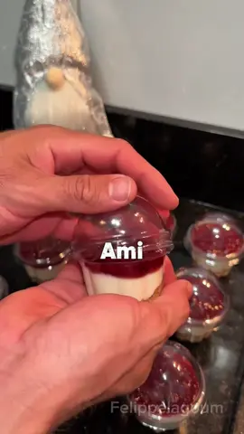 ¿Te imaginas tener más de 190 recetas rentables de postres que todos querrán comprar? 🎂✨ Este combo de recetarios incluye desde clásicos como cheesecakes y tres leches, hasta postres modernos y en tendencia que están ARRASANDO en ventas. 🥄 Y lo mejor: son recetas probadas y fáciles de seguir, perfectas para emprender o sorprender a tus seres queridos. Con estas recetas, no solo aprenderás a hacer postres deliciosos, sino también a ganar dinero con ellos. 💸 ¡Es hora de transformar tu pasión por la repostería en un negocio rentable! Además, el combo incluye una plantilla automática en Excel para que fijar precios sea un juego de niños. 💌 Comenta “Combo” y empieza hoy mismo con estas herramientas que te ayudarán a cumplir tus metas. ¡No dejes pasar esta oportunidad! ✨ #reposteria #dessert #postres #bakery #cake #pasteleria #reposteras #cakeboss #cakedecorating #cakeshop #postrescaseros