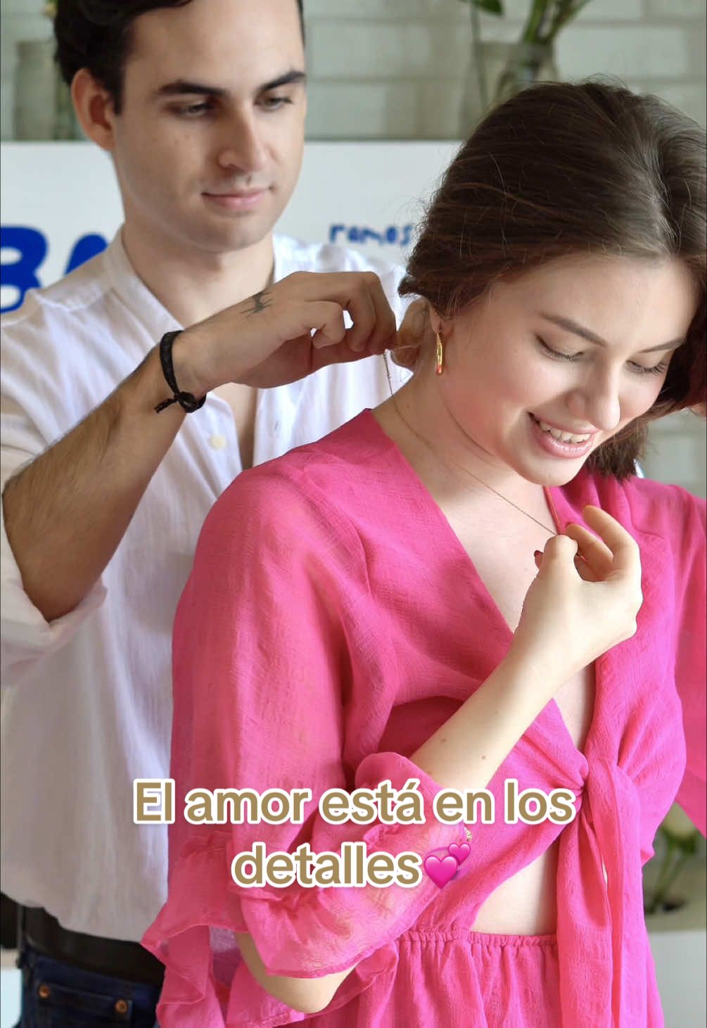 ¡Tu joyería, tu historia!💓✨ Te vemos este: Viernes 7 de 1pm a 6pm  Sábado 8 de 9am a 2pm  En @Cuarto de Rosas para grabar tu joyería y hacer un detalle de san Valentín super original, único y personalizado🤩✨💖 #laserengravingmachine #laserengraving #sanvalentin #regaloscreativos #joyeriagrabada #joyeriapersonalizada #regalopersonalizado #collarpersonalizado 