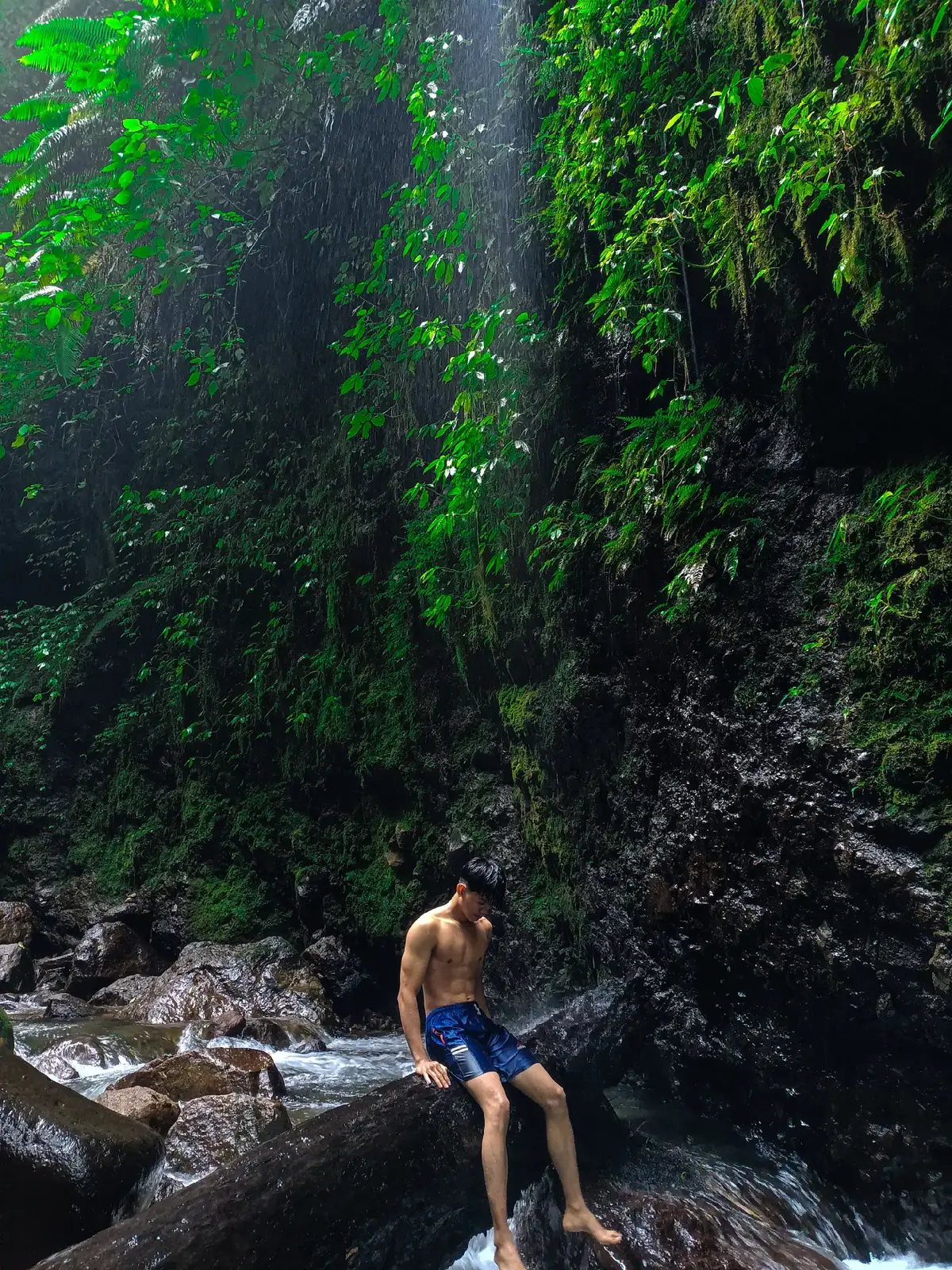 musim hujan malah kecurug #curugwalet #rekomendasicurug #curugbogor #pamijahan #destinasiwisata #fyppppppppppppppppppppppp #beranda #trending 