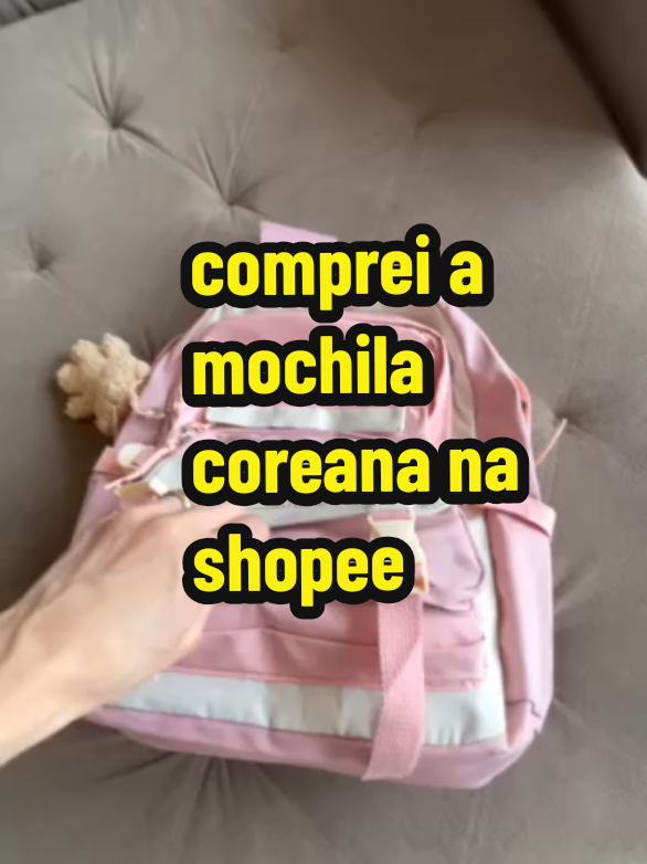 comprei a mochila coreana na shopee. chegou super rápido! Estava com medo de ser pequena, mas é bem grande, tem várias repartições e a qualidade parece ser boa também, adorei a compra @achadostiojó  #mochilacoreana #voltaasaulas2025  #mochilas #achadosdashopee #materialescolar #VozDosCriadores 