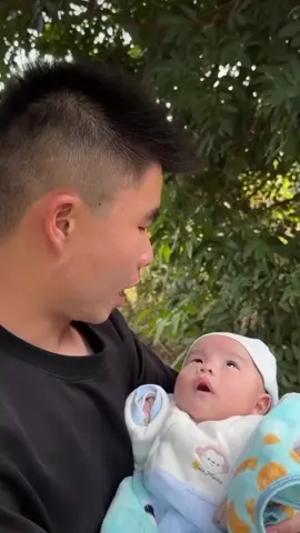 哈哈#这江山这地位,还有谁比我们家强被迫营业的宝宝上线了宝爸😂😂