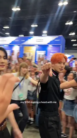 still can't move on from this interaction with #heeseung during kcon, crush mo ba ako teh ? kimi #enhypen #kpop #kcon #fyp 
