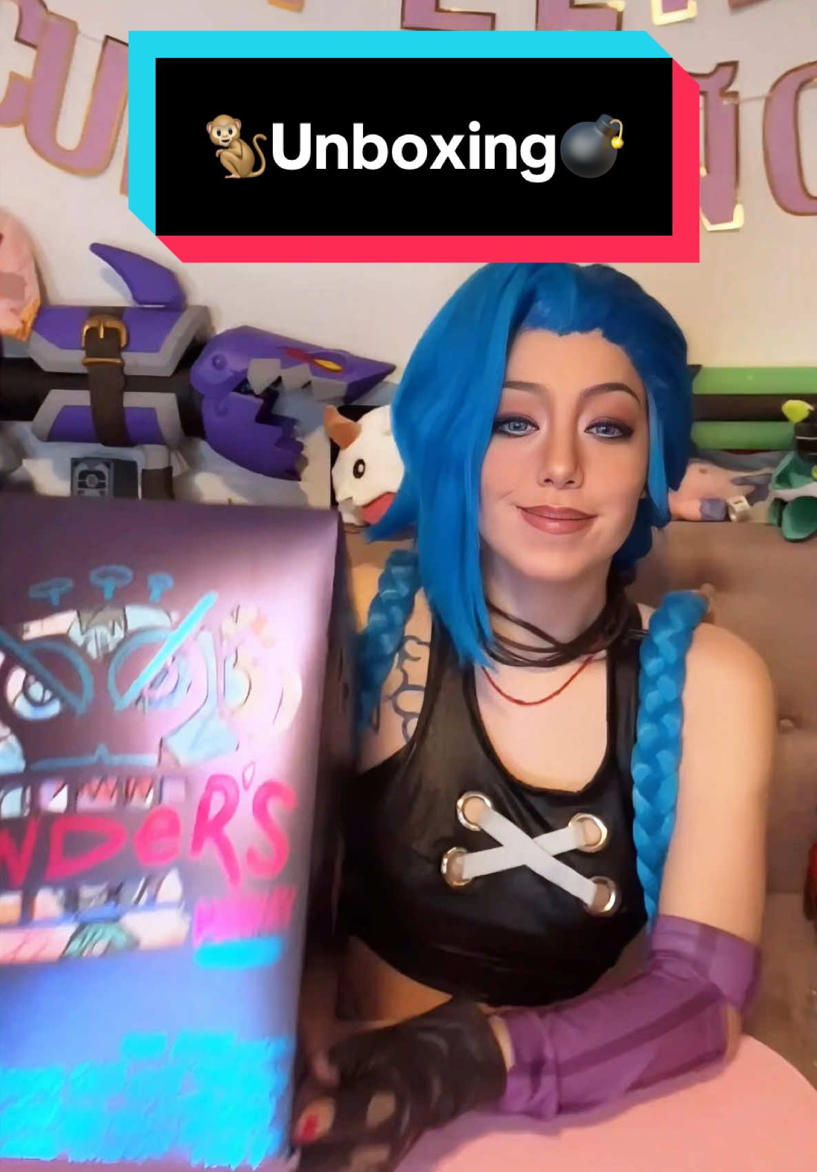 Unboxing del mono de Powder (Jinx) de #arcane 💙 Soy re fan de la Merch de Riot Games y siempre trato de conseguir todo lo relacionado con Jinx, mi ser espiritual 🥰 Puedes conseguir todo en internet, siempre y cuando no se haya agotado 👀  #powder #vidagamer #leagueoflegends #jinxcosplay 