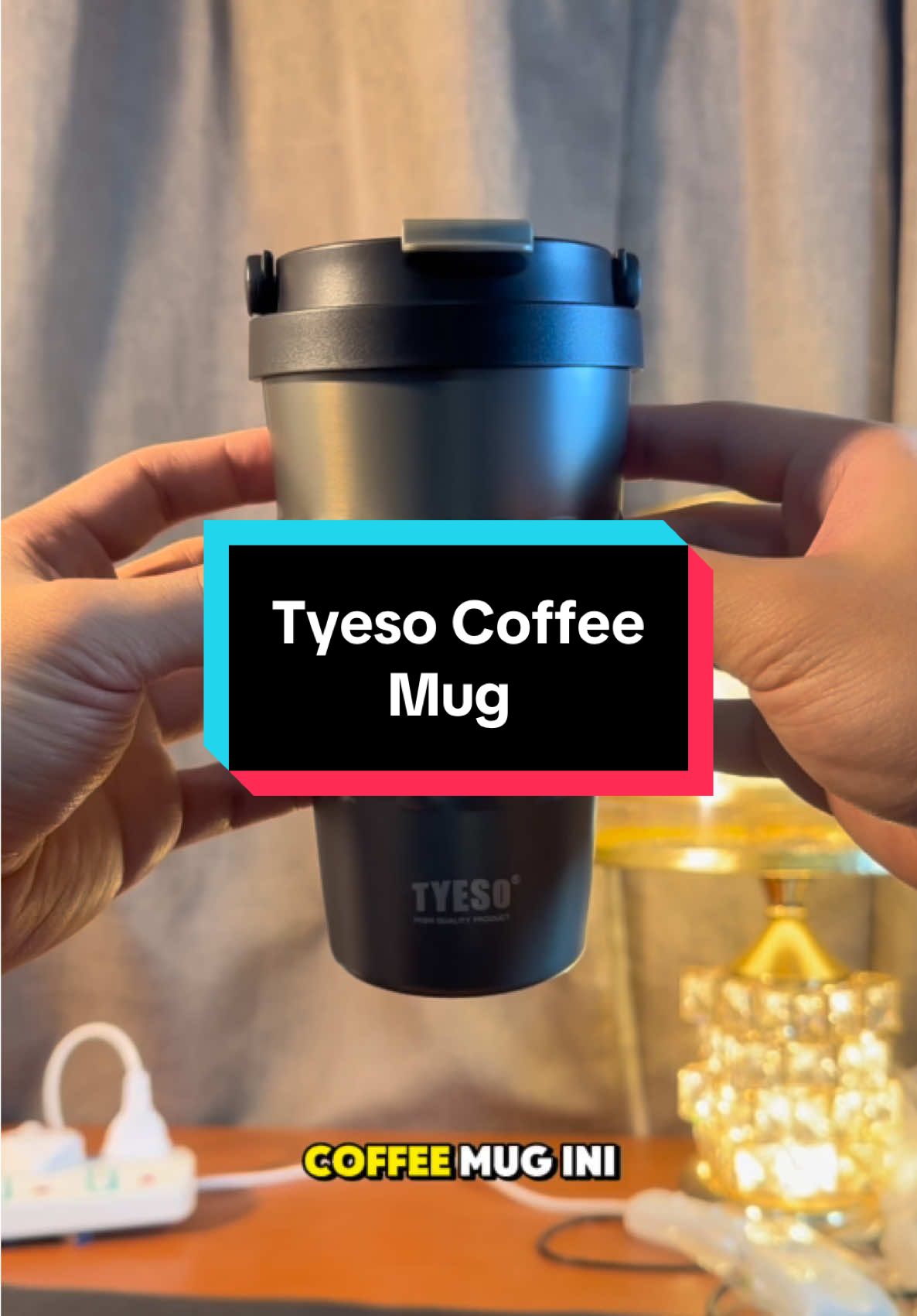 Tyeso coffee mug. Design minimalist. Can keep warm up to 12 hours. Have carrier bag. Easy to carry to anywhere. #coffeemug #mug #cawankopi #tyesomug #tyeso 