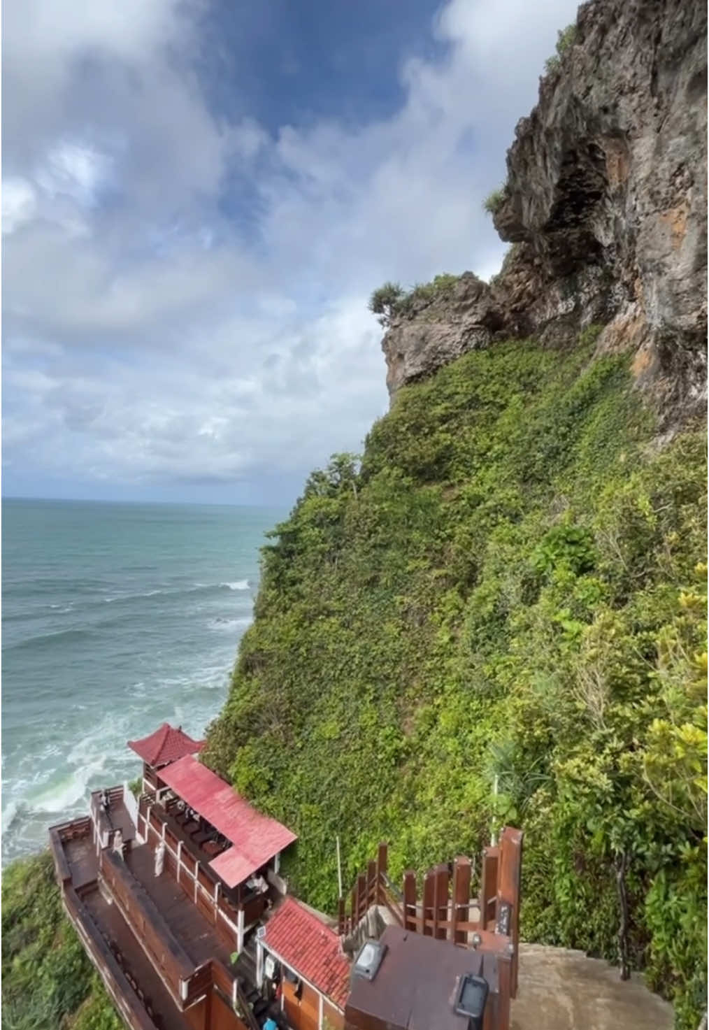 Puncak terindah di kota istimewa🤍 #jogja #puncaksegorojogja #healing #wisatajogja #beachvibes 