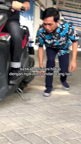 Stop ngikutin standar orang lain biar kamu gak capek🥲 #pov #quotes #katakata #ngakak #lucu #lawak #kocak #komedi #soundviral #shintaeyong #trend #odefootwear #fyp