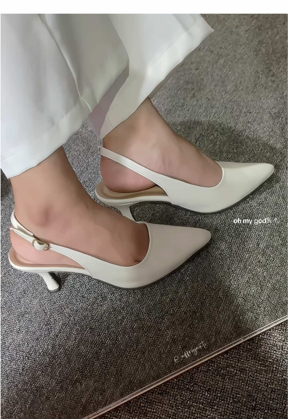 #heelscantik #heels5cm #heelselegant #heelskondangan #ootdinspo #heelswisuda #heelswanita #sendallebaran #highheels #rekomendasiheels #foryou 