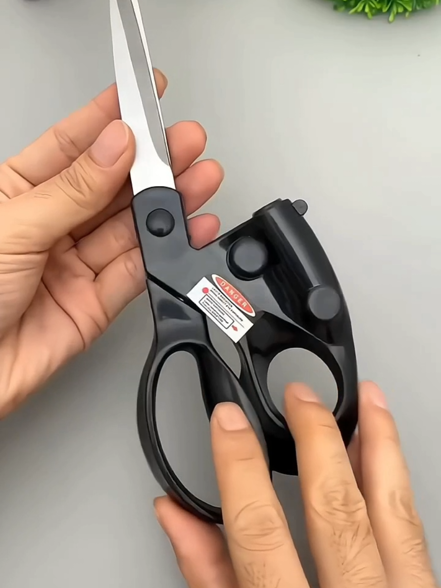 Leaser Scissors ✂️ For Perfect cutting #ohspk #tiktok #electronics #fyp 