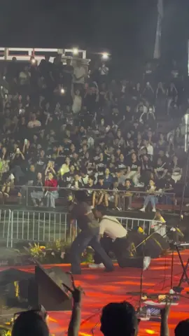 Nonton konser di awal tahun 2025 #tarot #Feast #konsermusik #baskaraputra 