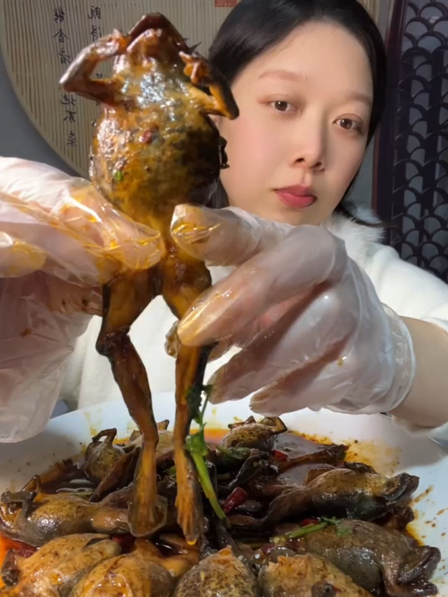 ASMR EXTREME FOOD🐸 #fyp #fypシ #mukbang #asmr #asmrsounds #extremefood #polisiayam #chinesefood 