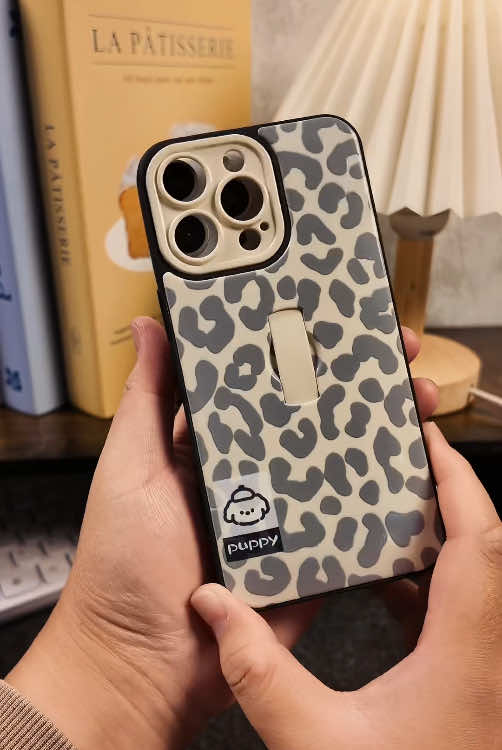 It’s sooo cutee😣 !!!#phonecase #phonecases #phone #phoneessentials #iphone #iPhonecase #black #thanksgiving #christmas #TikTokShop #giftideas #fall #gift #tiktokshopfinds #winterfashion #falloutfits #fallstyle #fallfashion #tiktokshopblackfriday #tiktokshopcybermonday #tiktokshopholidayhaul #spotlightfinds 