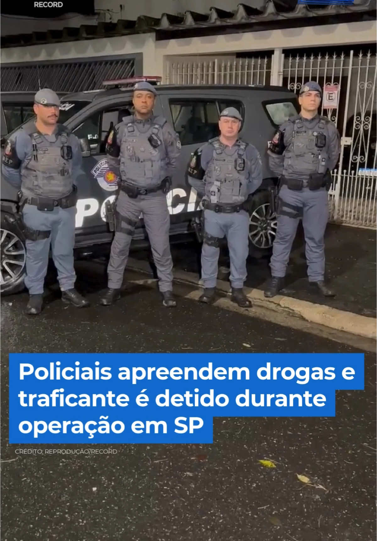 Policiais do Batalhão de Ações Especiais de Polícia (BAEP) apreendem drogas e traficante é detido durante operação em São Paulo. Os agentes apareceram no momento em que os entorpecentes eram distribuídos para diversos pontos da cidade. Mesmo após encontrar o líder da quadrilha, o BAEP segue fazendo o patrulhamento #BalançoGeral  Veja essa e outras notícias em R7.com/balancogeralmanha