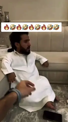 #viral ##foryoupage #fypage #foryou #tiktok #الشعب_الصيني_ماله_حل😂😂 #trend #trending #fyp #الكحلي_اسامه_بوخطيب #footballtiktok #ronaldo اسامه داوود و الكحلي 