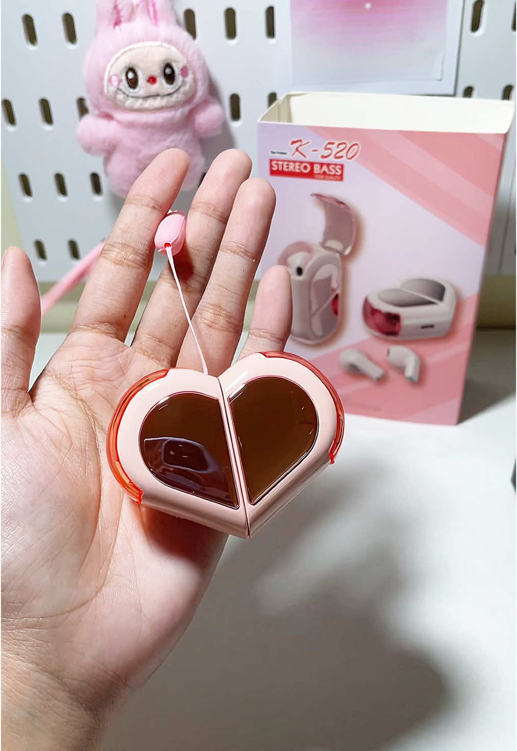 Heart shape earbuds💗 #heartearbuds #heartshapeearbuds #earbudsheart 