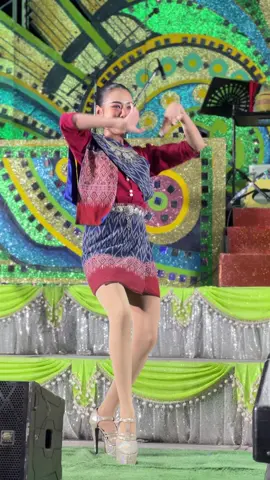 น้องเฮเลน พลอย JJ Show #ชื่อนี้ไม่เคยทำให้ผิดหวัง💃💃💃#jjshowลพบุรี #แดนซ์เซอร์ @HELEN 