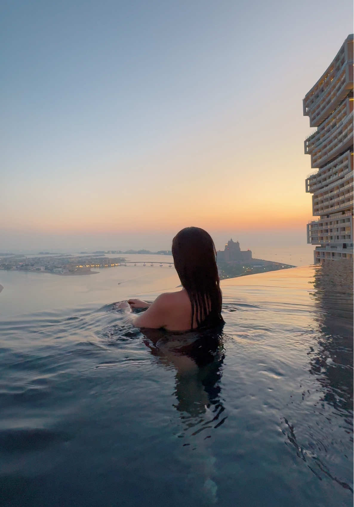 Imagine being here right now🫧 #luxury #dubai 