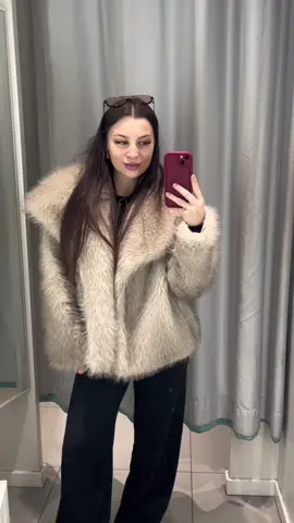 Jakość jak za taką cenę to polecam! Pięknie podkreślają talię i biust 🤍 dużo kolorów!   #skims #kimkardashian #moda #hm #sieciowka #wielkopolska #moda #taniaalternatywa #dayinmylife 
