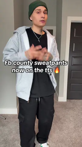 In my showcase #fbcounty #Sweatpants #menfashion #tiktokshopfinds 