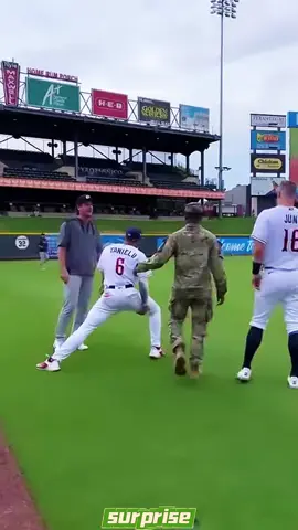 They're finally reunited.#usa🇺🇸 #surprise #reunion 