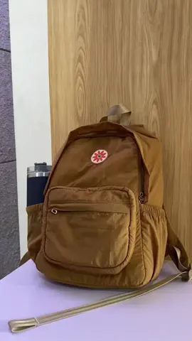 Gemes kan warna nya😍 Check this Nara - backpack sekarang juga🖤  #simplelook #backpackwaterproof #ranselsekolah #backpackwanita #ranselwanita #koreanbag 