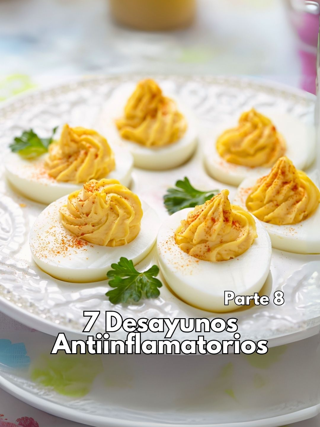 ✨ 7 Desayunos saludables uno para cada día de la semana✨ NIDOS DE CALABACÍN CON PESTO DE ESPINACAS Ingredientes: 3 porciones 40 g de queso parmesano 2 puñados (50 g) de nueces  Zumo de 1 limón (30 ml) 2 dientes de ajo (6 g) 2 cdas (30 ml) de aceite de oliva extra virgen 2 puñados (60 g) de espinacas frescas Sal y pimienta negra recién molida al gusto 1 chorrito de agua Ingredientes para los nidos: 1/2 calabacín (150 g) 3 huevos grandes (150 g) 1 chorrito de aceite de oliva extra virgen PANCAKES DE BATATA MAMEYA Ingredientes: 6 porciones  1 batata mameya mediana (200 g) 2 huevos grandes (100 g) 1 cdta (5 ml) de extracto de vainilla 1 cdta (2 g) de canela en polvo 1 cda (15 ml) de jarabe de fruta de monje BOCADOS MEDITERRÁNEOS DE HUEVO Ingredientes: 5 porciones 5 huevos grandes (250 g) 2 cdtas (10 g) de mostaza 2 cdas (30 g) de mayonesa de aguacate 1 diente de ajo triturado (3 g) 2 cdtas (10 ml) de zumo de limón fresco Sal y pimienta al gusto 2-3 gotas de Liquid Aminos 1 cda (15 g) de aceitunas negras Para decorar: Queso parmesano rallado Hojas de perejil fresco  Una pizca de paprika ahumada TORTILLA DE ZANAHORIA Ingredientes: 1 porción 1 huevo (50 g) 1 zanahoria mediana (61 g) 1 cda de harina de almendras (9 g) Sal al gusto  TARTAS DE PROTEÍNA RÁPIDAS Ingredientes: 3 porciones 3 huevos cocidos (150 g) 2 cdas (10 g) de cebollines 1 onza (28 g) de queso cheddar añejado 1 cda (14 g) de harina de almendra Sal al gusto (2 g) Especias al gusto (1 g) 1 huevo crudo (50 g) zTORTILLA FACIL Y RAPIDA  Ingredientes: 4 porciones 4 huevos grandes (200 g) 1 cdta (5 ml) de aceite de oliva extra virgen 1 taza (91 g) de brócoli 2 cebollines (10 g), finamente picados 1/2 pimiento morrón (50 g) 1/2 taza (60 g) de queso mozzarella Sal y pimienta al gusto (2 g) 1 cdta (5 g) de perejil fresco picado Instrucciones: 1. Precalienta la freidora de aire a 180 °C (356 °F). 2. Cubre la canasta de la freidora con papel pergamino y engrásala con aceite de oliva extra virgen. 3. Casca los huevos directamente en la canasta y sazona con sal y pimienta. 4. Agrega los floretes de brócoli, los cebollines, el pimiento morrón y espolvorea el queso mozzarella rallado encima. 5. Cocina en la freidora de aire durante 12-15 minutos. Comienza a verificar la cocción a partir de los 12 minutos, ya que el tiempo puede variar según el modelo de la freidora. 6. Deja enfriar durante 2-3 minutos antes de retirar del molde. Decora con perejil fresco picado. TORTILLA DE CALABACÍN Y QUESO Ingredientes: 6 porciones 3 calabacines medianos (1 kg) 1 cdta (5 g) de sal 1 cdta (5 g) de especias italianas 2 dientes de ajo (6 g), machacados 1 cebolla mediana (100 g) 4 huevos grandes (200 g) 6 cdas (90 ml) de aceite de oliva o aguacate 1 manojo pequeño (20 g) de perejil fresco 200 g de queso mozzarella 200 g de harina de almendra Procedimiento: 1. Precalienta el horno a 200 °C (392 °F). 2. Ralla los calabacines y mézclalos con los huevos, la sal, el aceite, el ajo machacado y la cebolla picada. 3. Añade el queso mozzarella rallado y el perejil picado, mezclando bien. 4. Incorpora la harina de almendra y remueve hasta que la mezcla quede uniforme. 5. Forra una bandeja de horno clásica con papel pergamino y vierte la masa, extendiéndola uniformemente con una cuchara. 6. Hornea durante 35-38 minutos, hasta que la superficie esté dorada. 7. Deja enfriar durante 10 minutos, corta en cuadrados y sirve. Sígueme para muchas #recetasantiinflamatorias de #panes y #postresfit #sinharina, #singluten y #sinazucar 📲 Coleccionando recetas antiinflamatorias para ti. Recetas: chiara.fiorani, gatim_zi_de_zi, lindseyeats, nutriaconsejame, recepty_strojnosti, themodernnonna, thyme_4_cooking Síguelas para muchas recetas saludables #desayunos #desayunossaludables #recetafit #sinhidratos #altoenproteinas #recetasantiinflamatorias #alimentacionantiinflamatoria #ceroinflamacion #beneficios #salud #bienestar #dietaequilibrada #sinazucar #ceroazucar