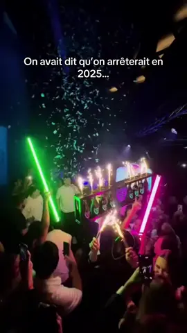 🔥 LA NUIT S’ANNONCE CHAUDE ! 🔥 Bienvenue dans l’univers des nuits folles, où les bouteilles poppent, la musique explose, et l’ambiance est en feu ! 🥂💃🎶 Si tu aimes les soirées inoubliables, les VIP, et les moments de pure folie, alors cette vidéo est faite pour toi ! 🚀✨ 💬 Tag tes potes avec qui tu veux vivre ça ! 🔄 Partage si toi aussi tu kiffes l’ambiance en boîte ! ❤️ Like si tu es prêt(e) pour la prochaine soirée ! #Soirée #NightLife #Club #Champagne #Fête #Vibes 