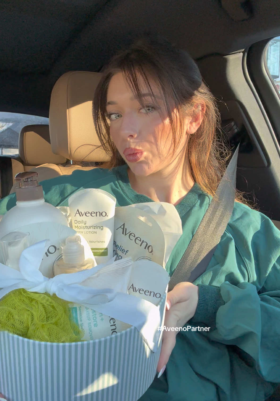 Sending her all my favorites with the help of @Aveeno @Aveeno Canada 🫶🏻#Aveeno #AveenoPartner #TheSecretsOat  