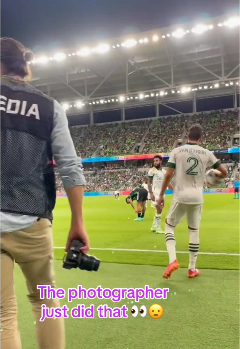 Photographer had skills 👀 (via juliomunozmx/IG) #Soccer #futbol #fc #photographer